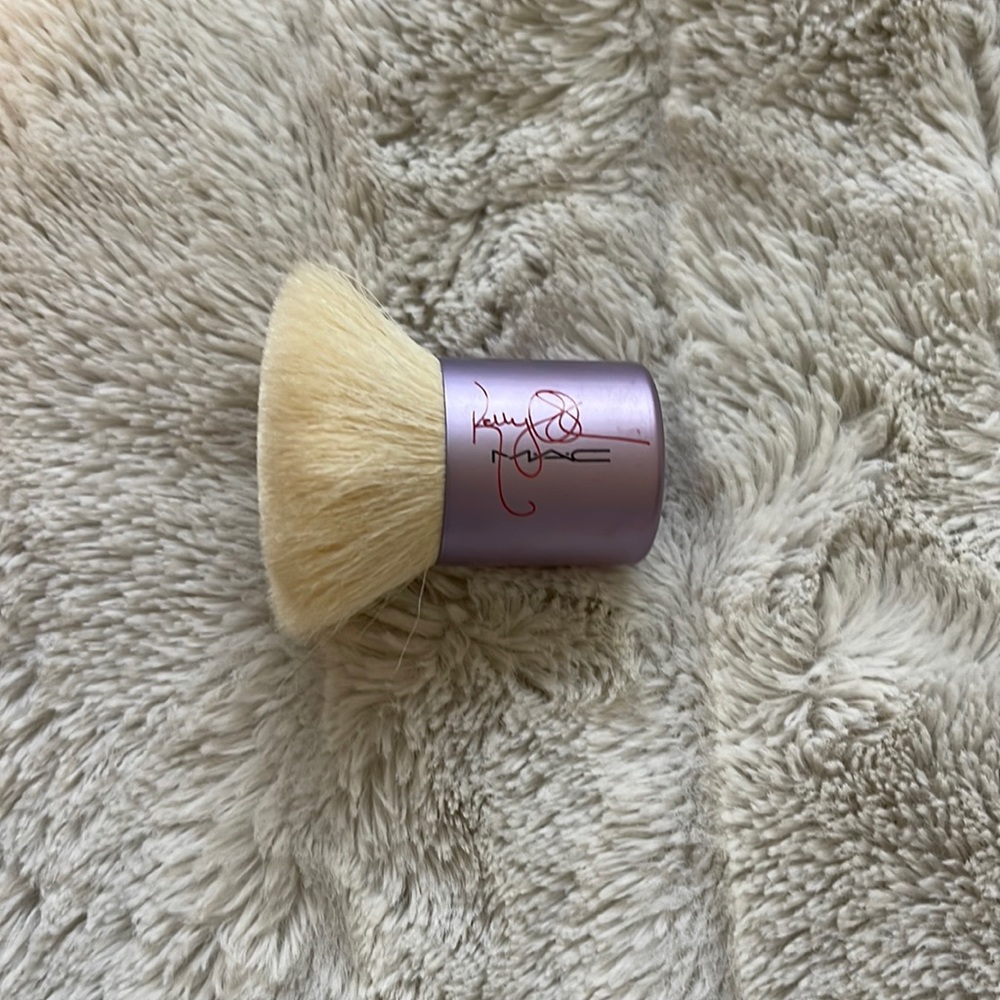MAC 183 Brush